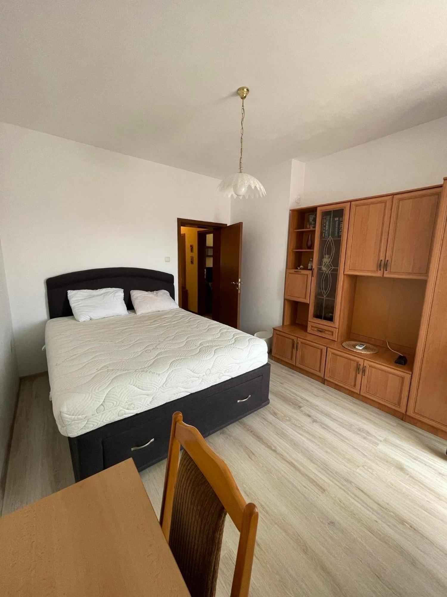 Sunny Cozy Flat In The Centre, Close To Beach, 4 Rooms, 105Sqm Varna Exterior foto